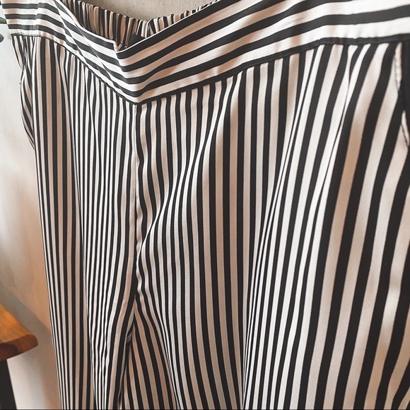 WHO WHAT WEAR SILKY WIDE LEG PANTS - Picture 3 of 4